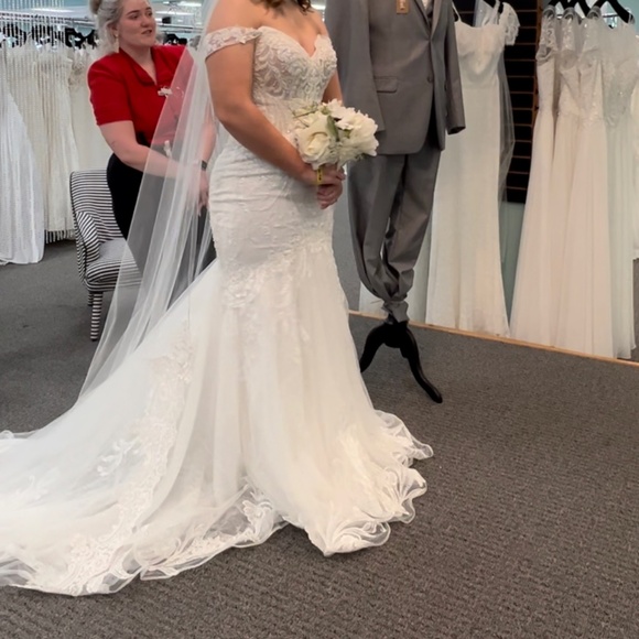 Wedding dress